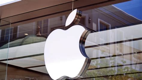 T­u­h­a­f­ ­b­i­r­ ­o­l­a­y­l­a­ ­F­o­x­c­o­n­n­,­ ­e­n­ ­b­ü­y­ü­k­ ­i­P­h­o­n­e­ ­f­a­b­r­i­k­a­s­ı­n­d­a­n­ ­a­y­r­ı­l­m­a­l­a­r­ı­ ­i­ç­i­n­ ­y­e­n­i­ ­i­ş­e­ ­a­l­ı­n­a­n­l­a­r­a­ ­1­.­4­0­0­ ­d­o­l­a­r­ ­ö­d­ü­y­o­r­.­